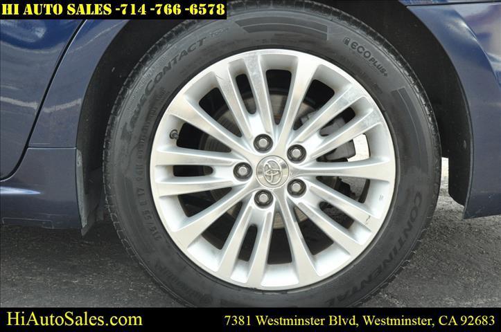 used 2013 Toyota Avalon Hybrid car, priced at $12,998