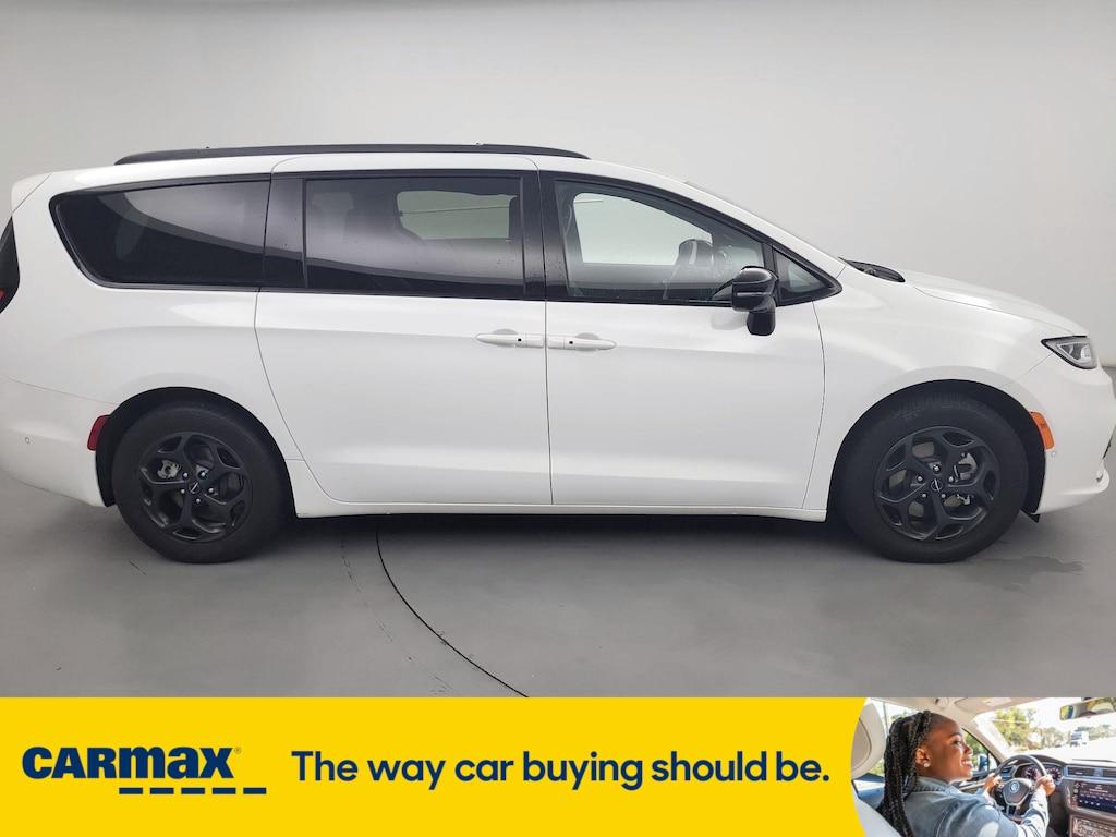 used 2023 Chrysler Pacifica Hybrid car, priced at $39,998