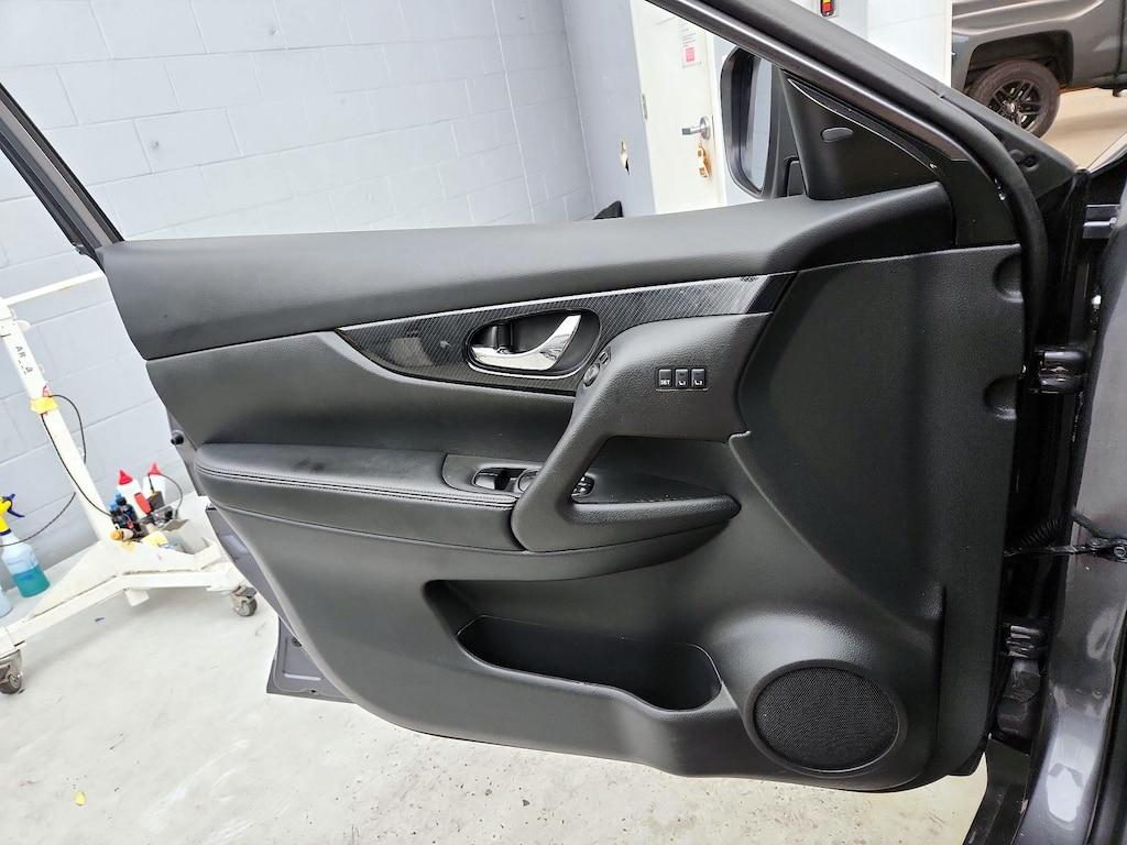 used 2019 Nissan Rogue car, priced at $19,998