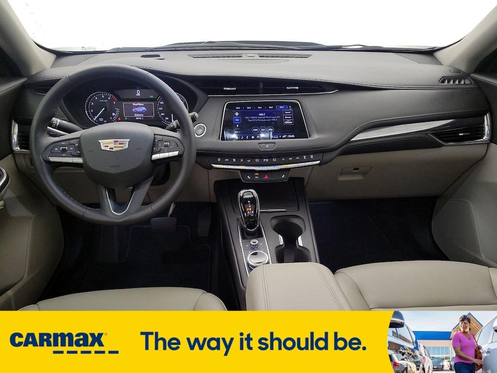 used 2022 Cadillac XT4 car, priced at $27,998