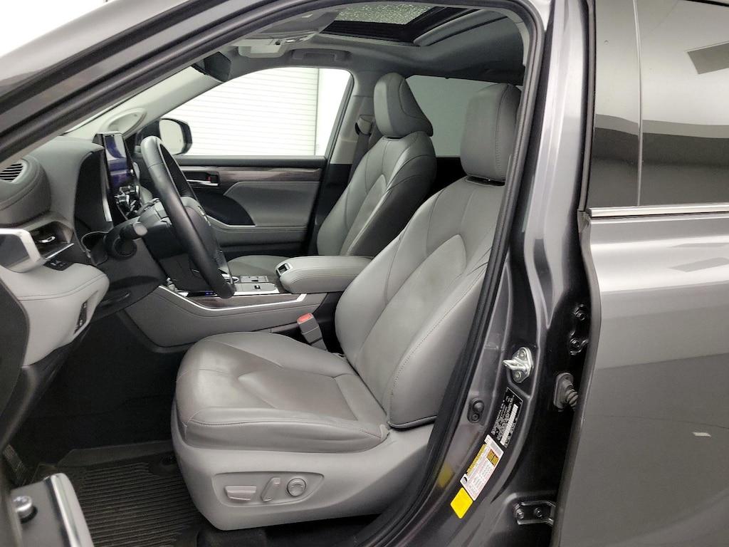 used 2023 Toyota Highlander Hybrid car, priced at $47,998