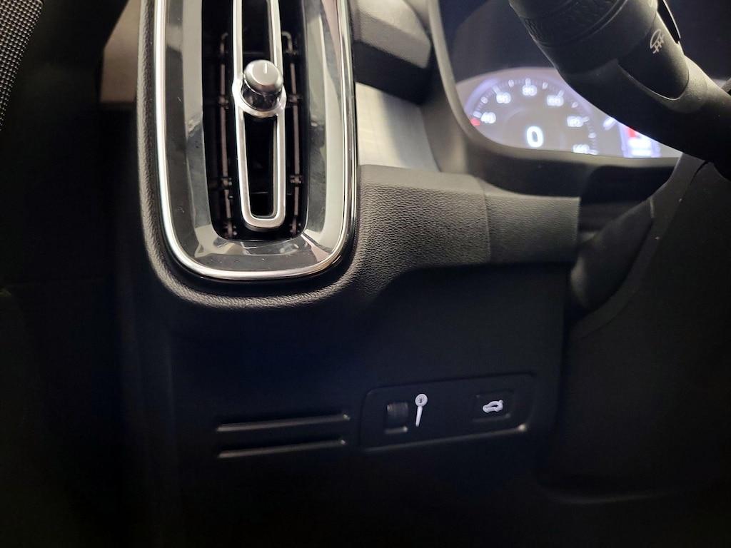 used 2020 Volvo XC40 car, priced at $24,998