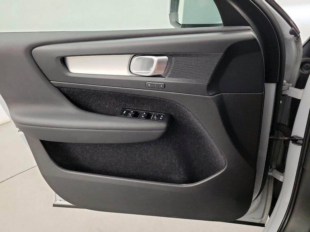 used 2020 Volvo XC40 car, priced at $24,998