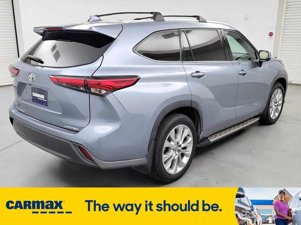 used 2022 Toyota Highlander car, priced at $37,998