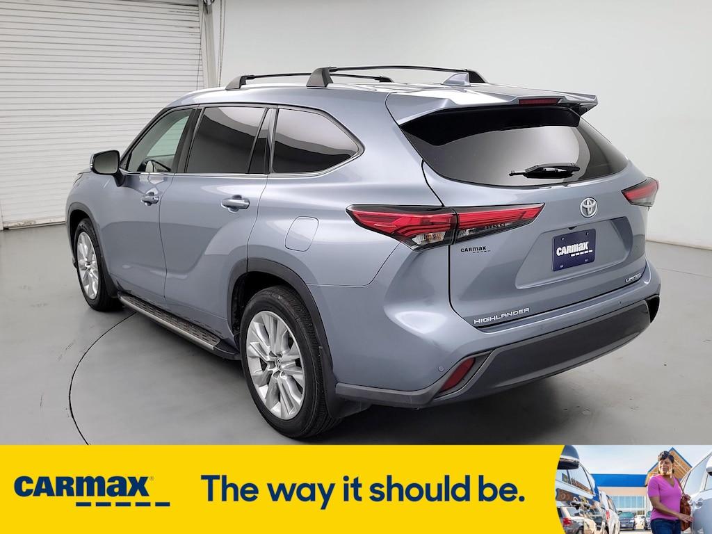 used 2022 Toyota Highlander car, priced at $37,998