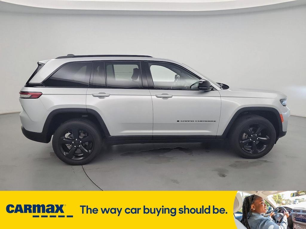 used 2022 Jeep Grand Cherokee car, priced at $34,998