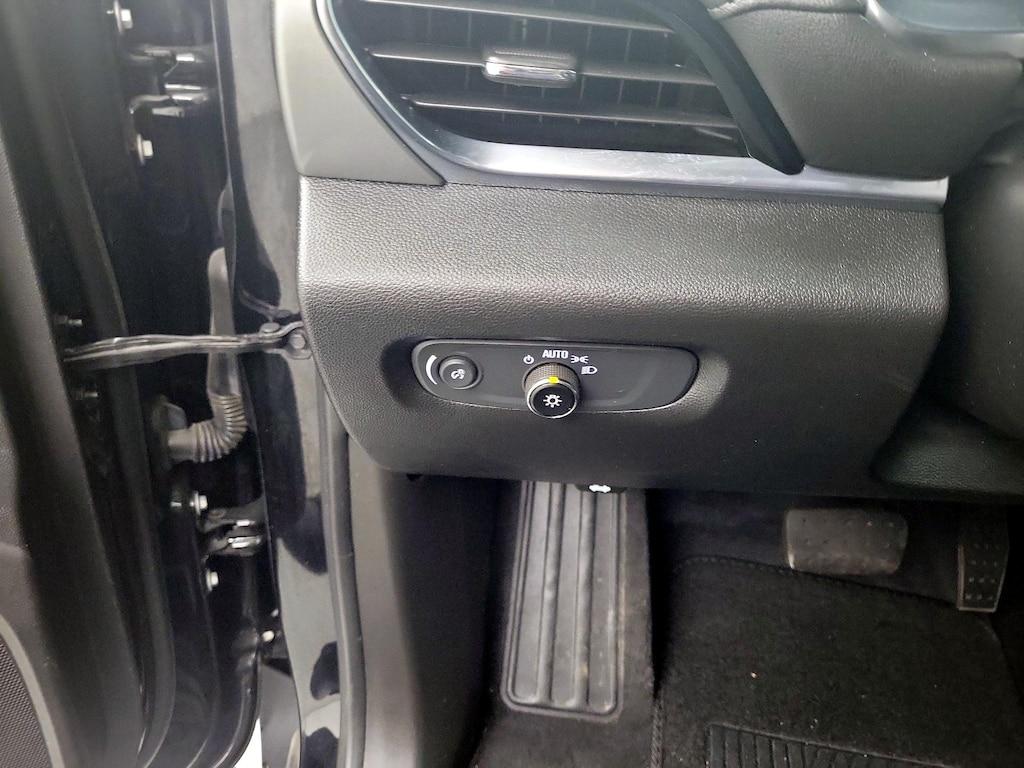 used 2022 Chevrolet Traverse car, priced at $30,998