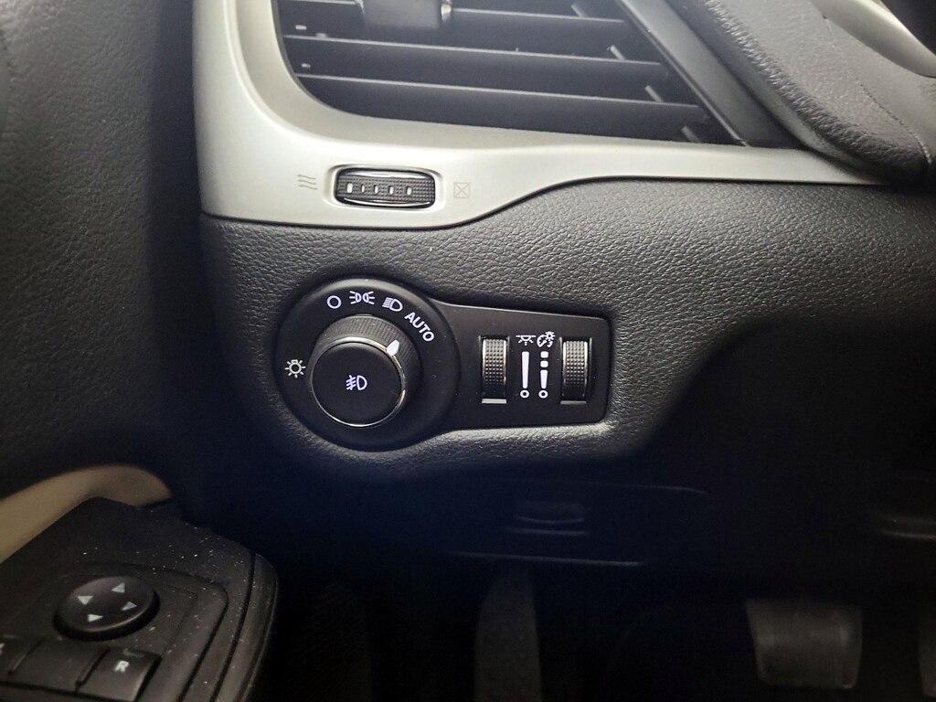 used 2015 Jeep Cherokee car, priced at $13,998