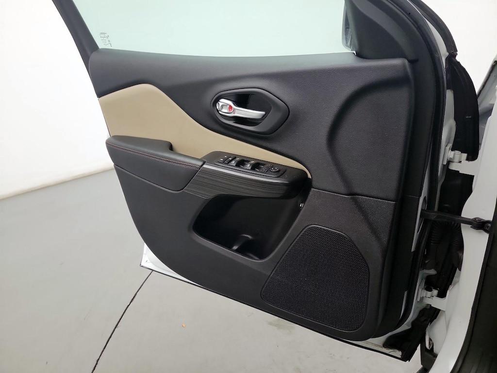 used 2015 Jeep Cherokee car, priced at $13,998