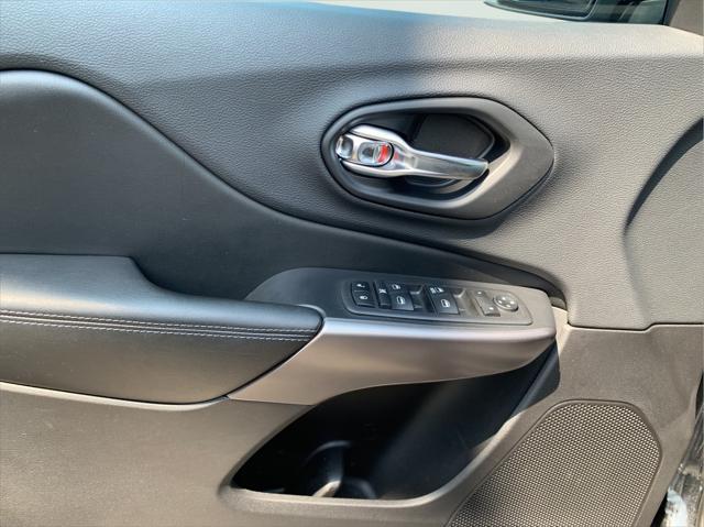 used 2019 Jeep Cherokee car, priced at $15,497