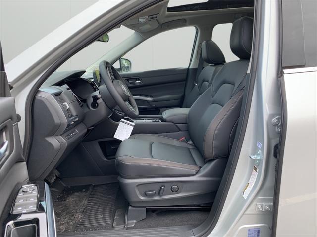 new 2025 Nissan Pathfinder car, priced at $42,988