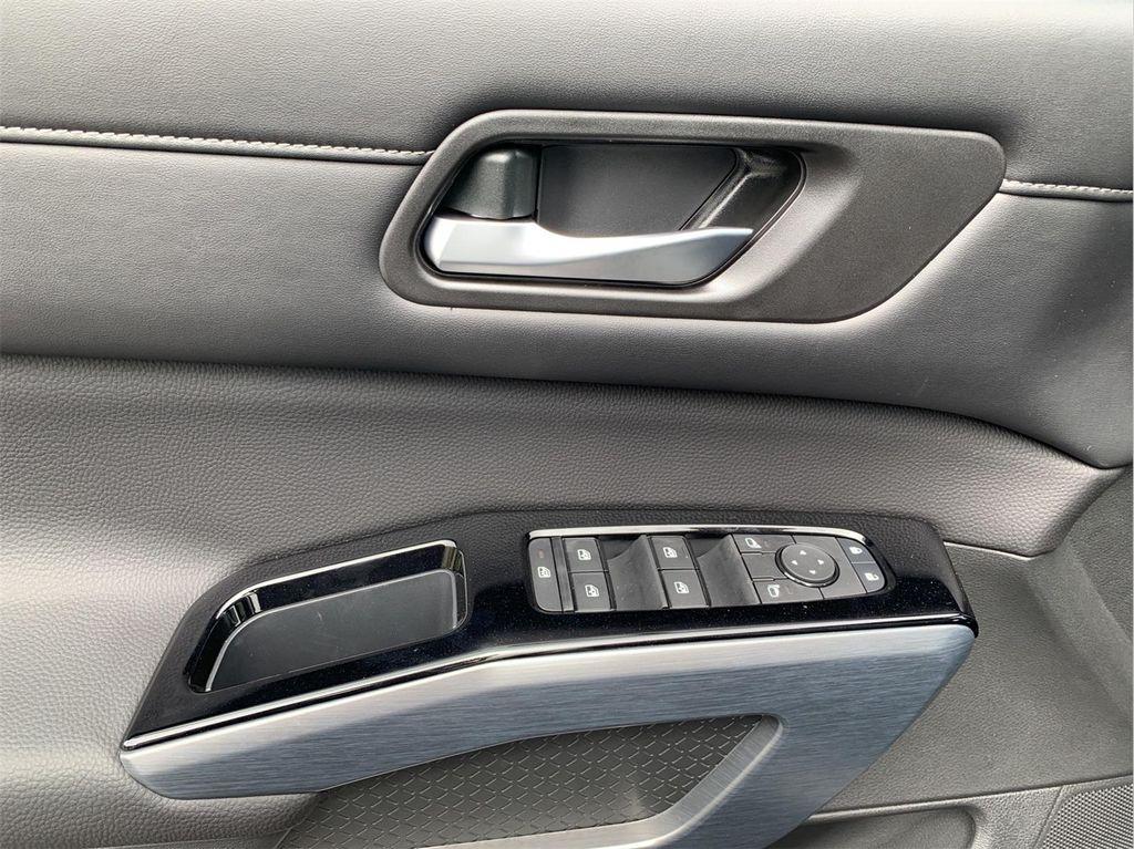 new 2025 Nissan Pathfinder car, priced at $44,988