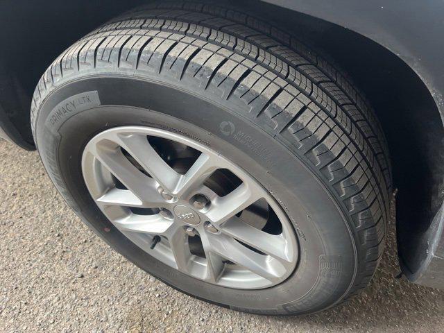 used 2023 Jeep Grand Cherokee car, priced at $29,321