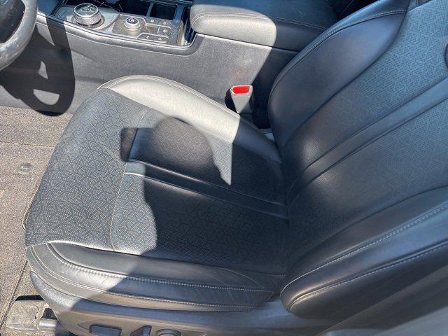 used 2022 Kia Sorento Hybrid car, priced at $26,192