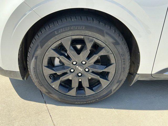 used 2024 Kia Carnival car, priced at $39,722