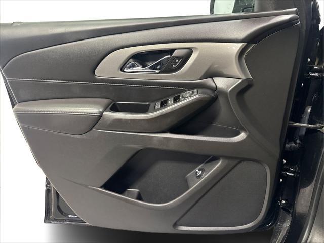used 2023 Chevrolet Traverse car, priced at $28,788