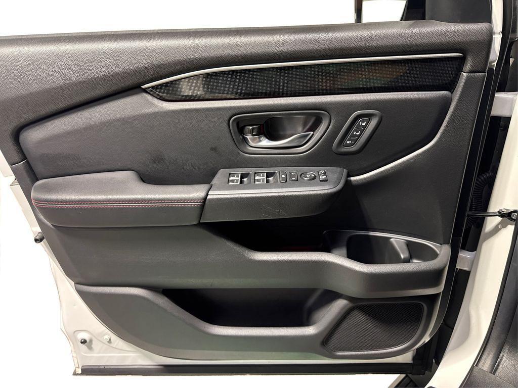 used 2025 Honda Pilot car, priced at $47,500