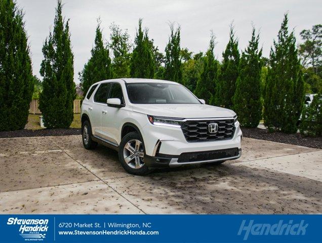 new 2025 Honda Pilot car, priced at $46,180