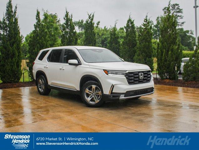 new 2025 Honda Pilot car, priced at $45,405