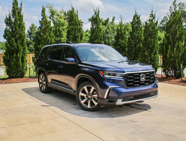 new 2025 Honda Pilot car, priced at $48,950