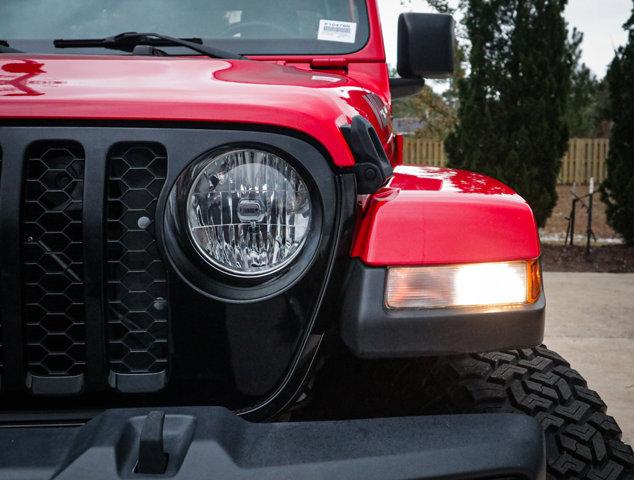 used 2021 Jeep Gladiator car, priced at $32,116