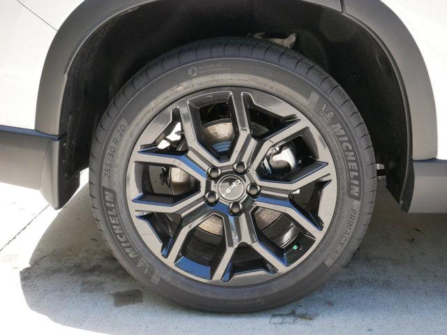 new 2025 Honda Pilot car, priced at $51,350