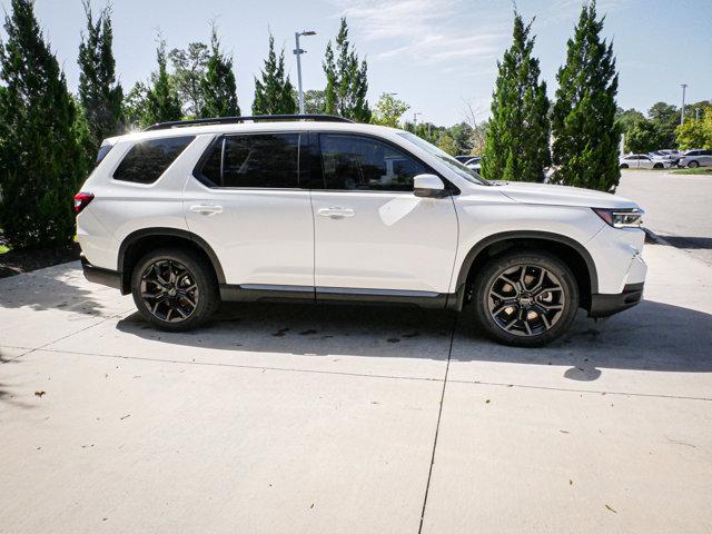 new 2025 Honda Pilot car, priced at $51,350