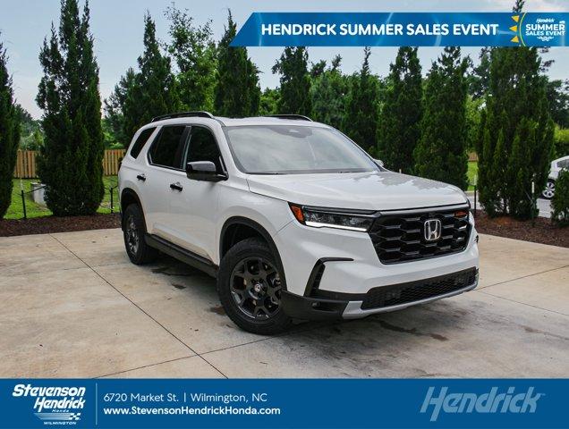 new 2025 Honda Pilot car, priced at $51,305