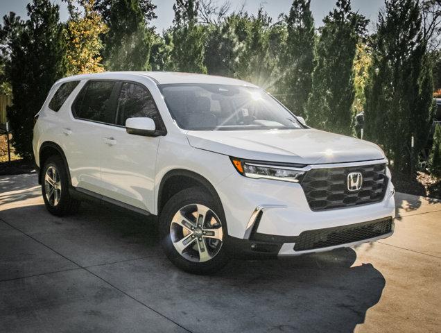 new 2025 Honda Pilot car, priced at $45,350