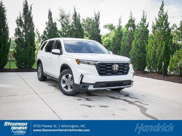 new 2025 Honda Pilot car, priced at $47,550