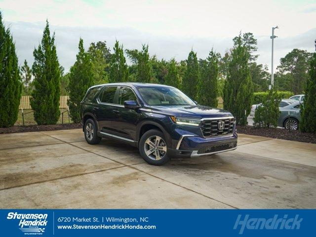 new 2025 Honda Pilot car, priced at $45,625