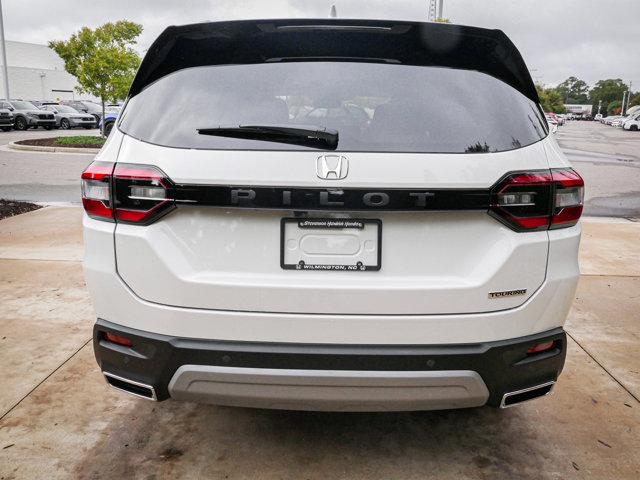 new 2025 Honda Pilot car, priced at $49,450