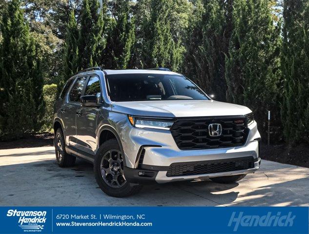 new 2025 Honda Pilot car, priced at $51,375