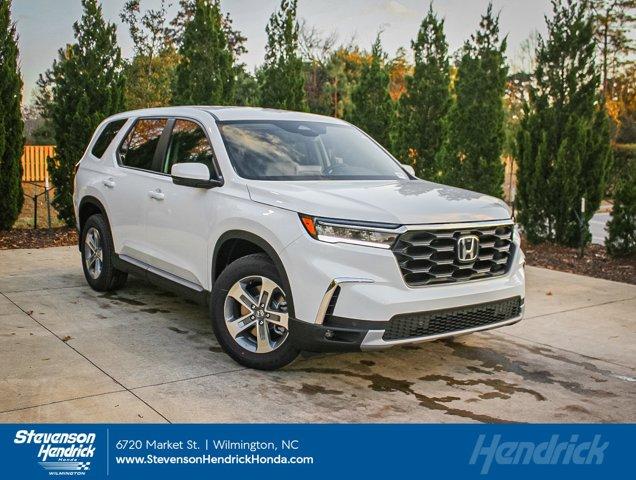 new 2025 Honda Pilot car, priced at $48,180