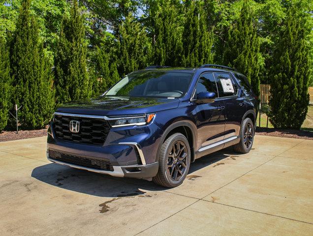 new 2025 Honda Pilot car, priced at $52,950