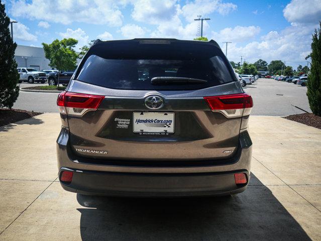 used 2019 Toyota Highlander car, priced at $21,224
