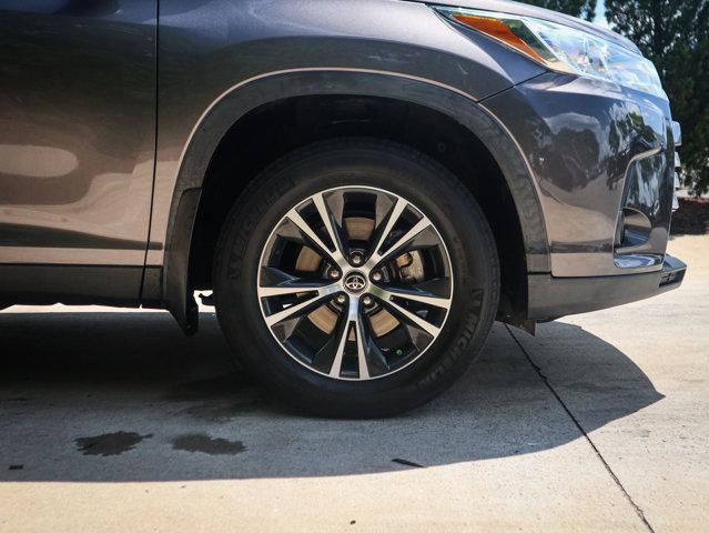 used 2019 Toyota Highlander car, priced at $21,224