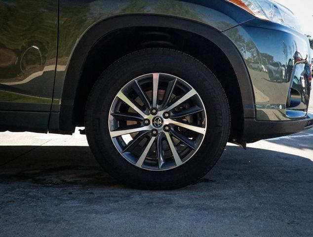 used 2018 Toyota Highlander car, priced at $24,875