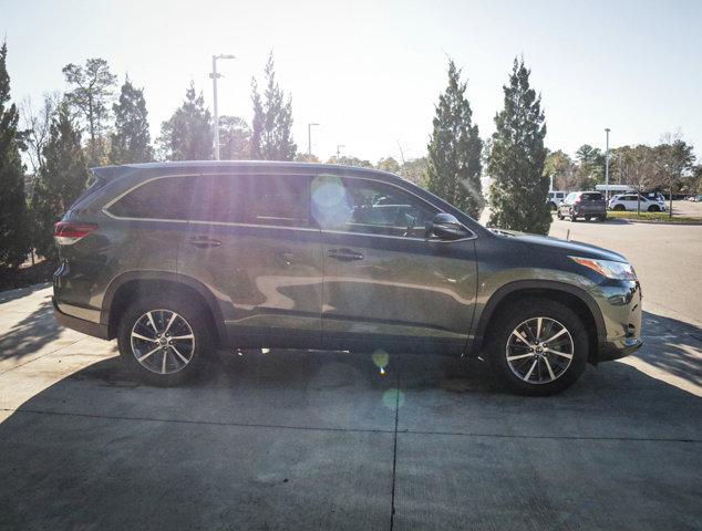 used 2018 Toyota Highlander car, priced at $24,875