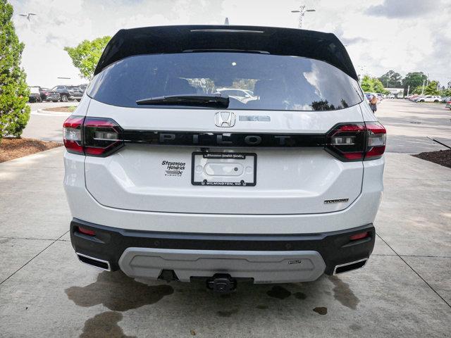 new 2025 Honda Pilot car, priced at $50,395