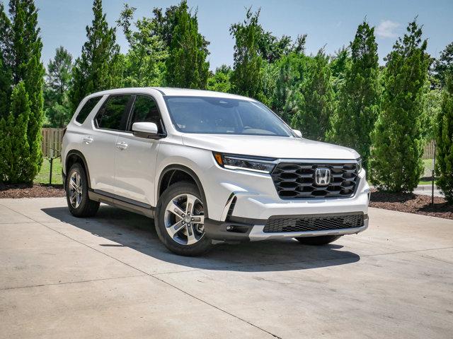 new 2025 Honda Pilot car, priced at $45,050