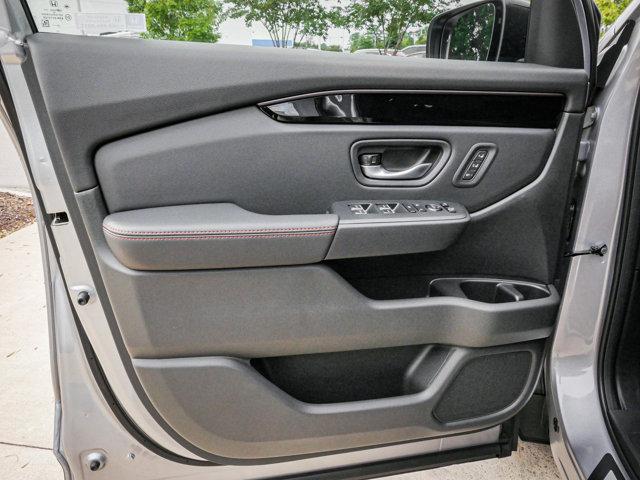 new 2025 Honda Pilot car, priced at $51,375