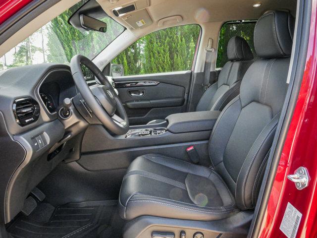 new 2025 Honda Pilot car, priced at $45,405