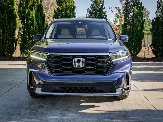 new 2025 Honda Pilot car, priced at $49,195