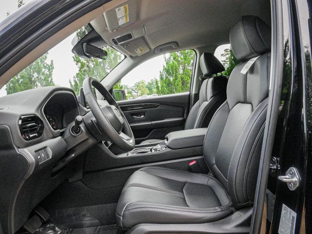new 2025 Honda Pilot car, priced at $44,950