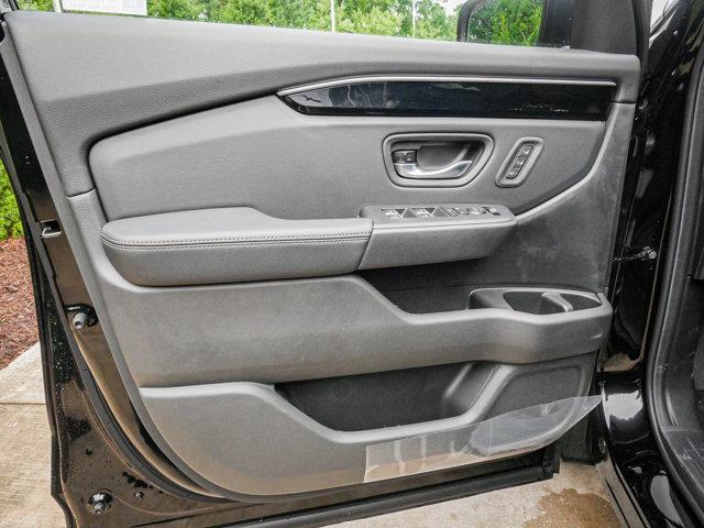 new 2025 Honda Pilot car, priced at $44,950