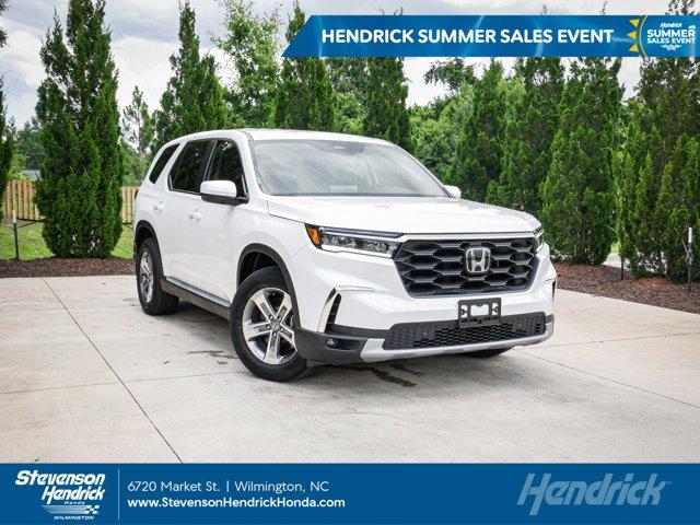 new 2025 Honda Pilot car, priced at $45,405
