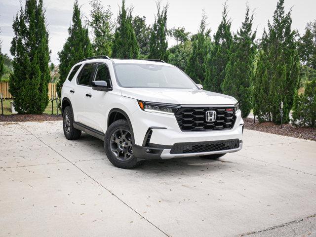 new 2025 Honda Pilot car, priced at $51,350