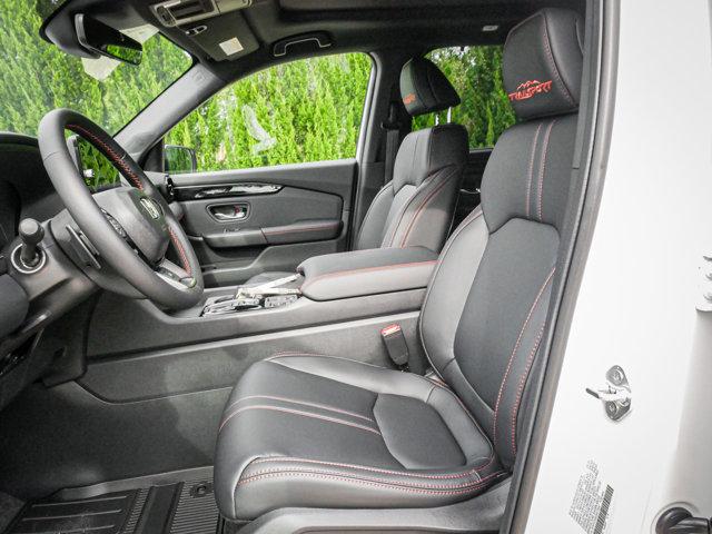 new 2025 Honda Pilot car, priced at $51,350