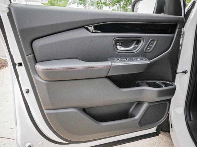 new 2025 Honda Pilot car, priced at $51,350